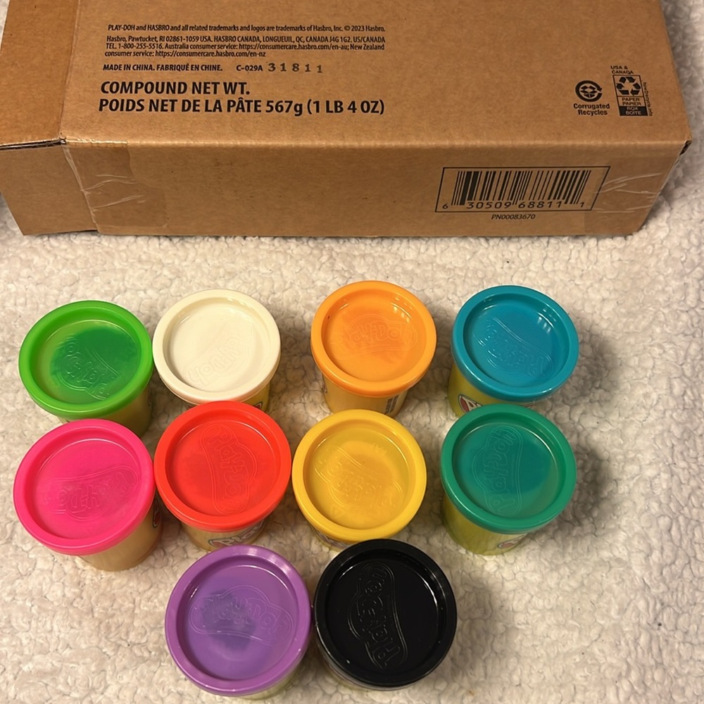 Play-Doh Modeling Compound 10-Pack Case of Assorted Colors, Non-Toxic 2 oz.